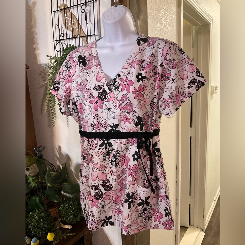 Chic Floral V-Neck Scrub Top